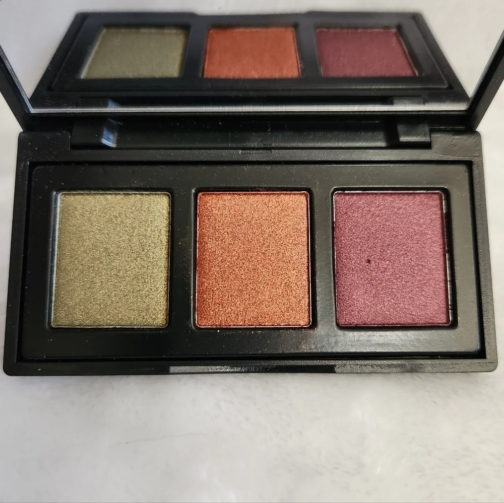 Naked Cosmetics Urban Rustic Pressed Powder Eye Shadow Trio Palette New